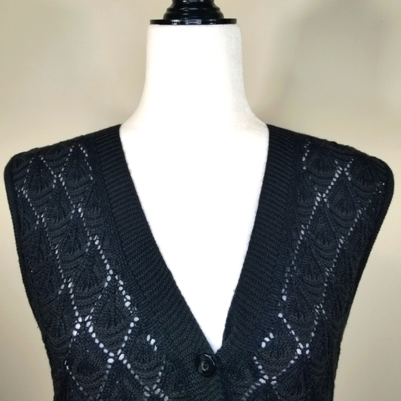 Evidence Women's Sleeveless Open Knit Button Up Cardigan - Picture 2 of 8